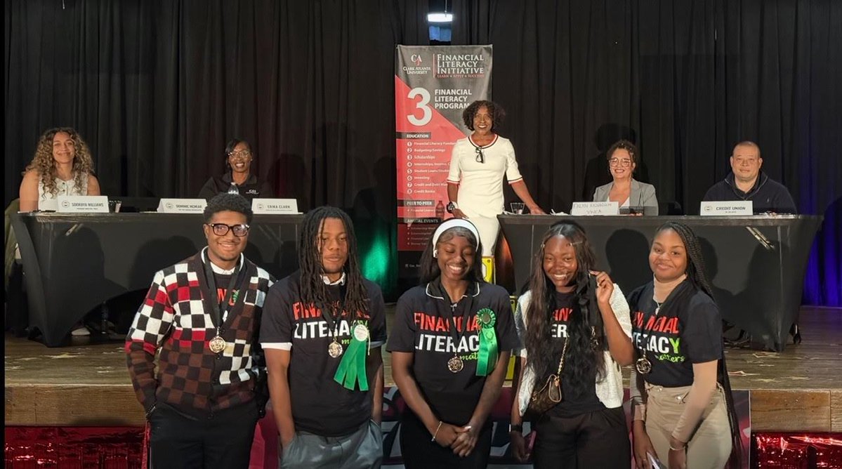 CAU's tweet photo. From financial simulations to competitive learning experiences, CAU equips students with the knowledge, confidence, and real-world experience needed to navigate today’s financial landscape and achieve long-term economic success. 📈

Read more: https://t.co/qIcHRBjgxS https://t.co/cHp4XpdG9l