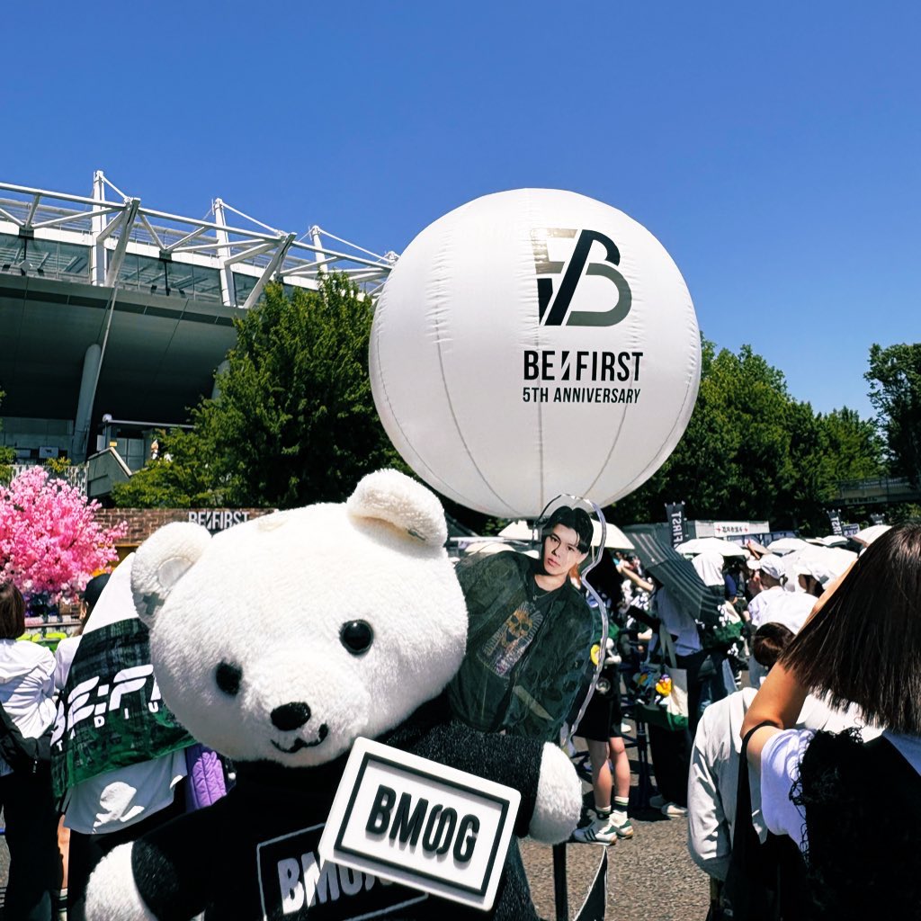 yamazo_on's tweet photo. びふぁくんのスタジアムライブに行ってきました。
めちゃくちゃ晴れてて気分も気候も夏してた。最高のライブでした！！
配信も買って何度も見てます。 https://t.co/g1UDAM00c0
