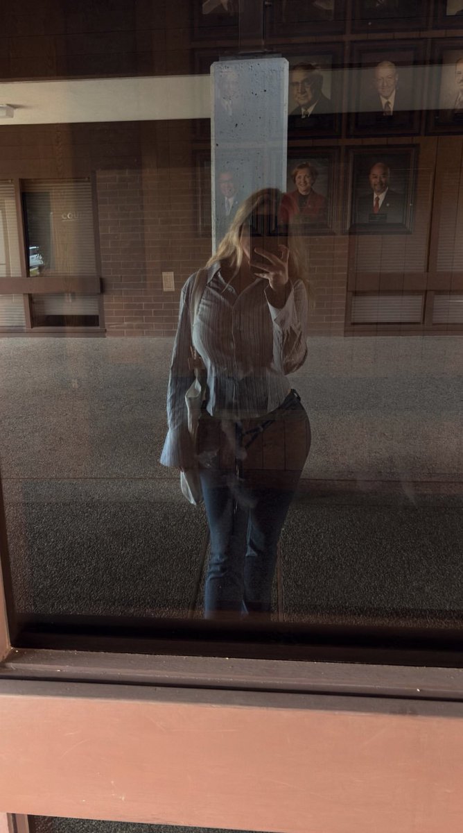 LillyBloomnee3's tweet photo. Looking cute while waiting for my forever person, If the vibe is right, my DMs are open 🤍One good man is enough for me ✨ https://t.co/ayym7EN4uF