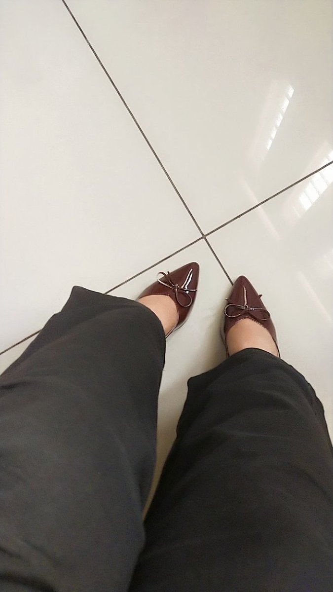 sleenkaur87153's tweet photo. 👠🍷✨ The deeper the burgundy, the richer the fantasy. Watch. Admire. Contribute. 💸💋 As these burgundy heels step into the evening, wallets open and the night begins. 💎🔥 https://t.co/TI0ItHtuQ2