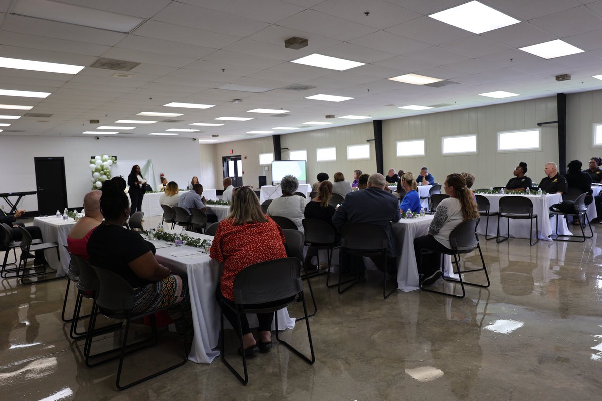 GA_Corrections's tweet photo. Pulaski SP hosted a Stakeholder Day, bringing together key partners, community leaders, and advocates to discuss the vital role of collaboration within the corrections system. We value our partnerships and are excited about moving forward together. #Community #BetterTogether @ACAinfo @CLALeadership https://t.co/l2jnmepOpB