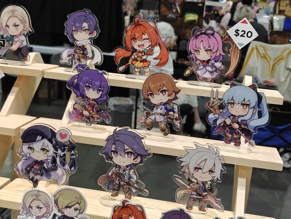 Kaijuicery 🔜 Momocon AA2930 tweet media