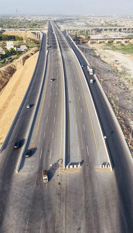 SagarDeedar's tweet photo. Distance of hours turning into minutes for the people of Karachi.
“SHAHRAH-E-BHUTTO” by one and only People’s Sindh Government as per the vision of Bilawal Bhutto zardari. 
@BBhuttoZardari @AseefaBZ @ShahNafisa
#ShahrahEBhuttoByPPP https://t.co/KCIGRR9HzU