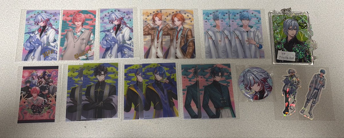 lingling__zyoto's tweet photo. 【交換】STRANGE EDEN クリアカード クリカ ストレンジエデン 缶バッジ ぺたコレ ストエデ

譲 カードN▶︎孝星2.瑠何2.修一郎2.道貴3.雛太2.鱗 集合
　　カードR▶︎鱗.千里
　　ぺたコレR 道貴.鱗
　　缶バッジ 鱗

求 同種 緋嵐

R↔R、N↔Nのみ
店頭追加分、郵送
検索からもお気軽にお声掛け下さい https://t.co/iVhBPsK8co
