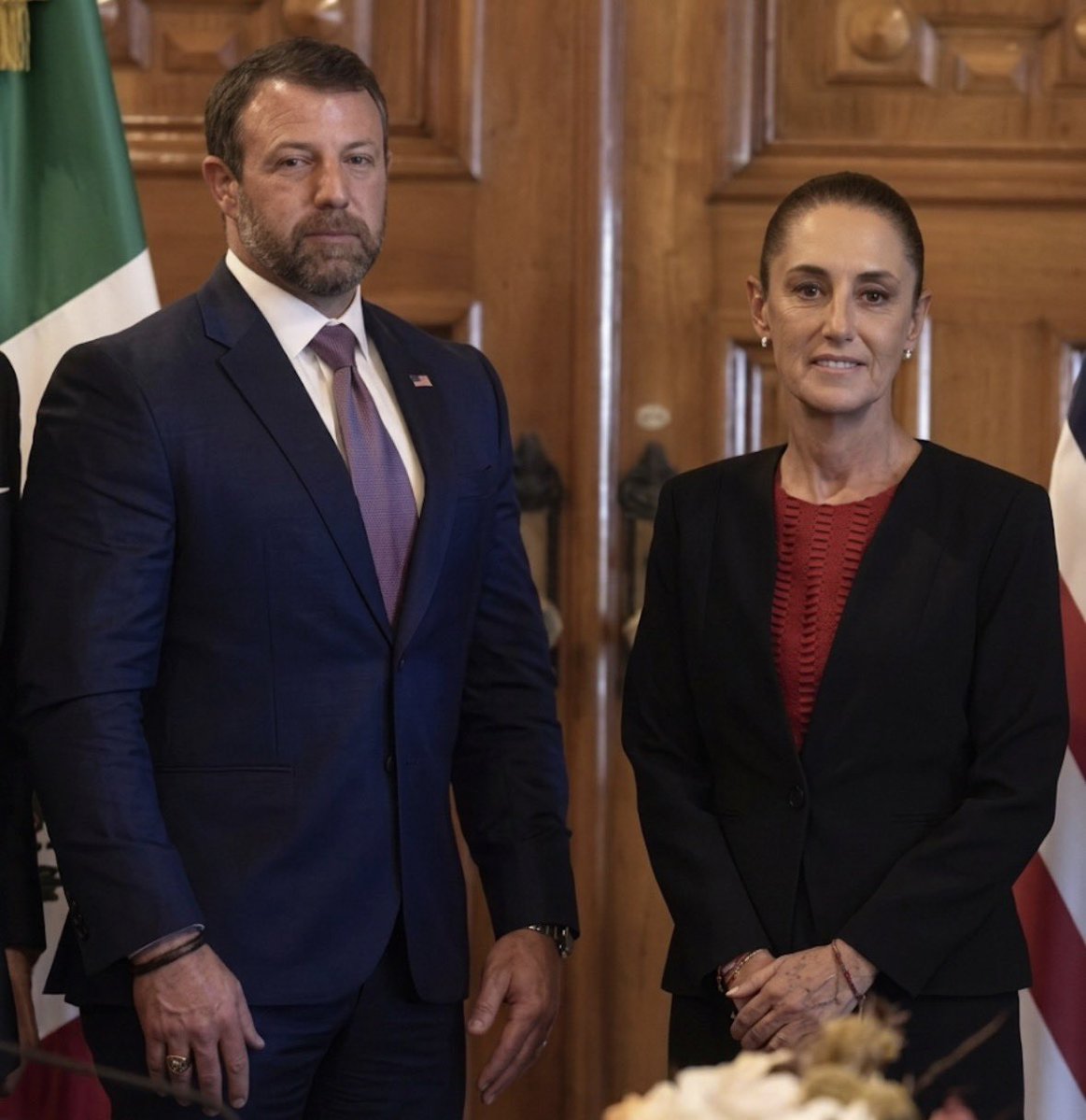 Elena Chávez tweet media