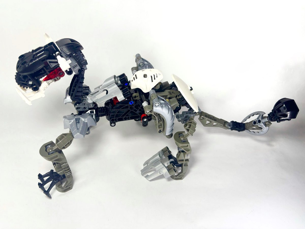 BIONICLE_h's tweet photo. Fader Bull
ラヒコンテストの受賞ラヒ(写真4枚目)
テレポート能力をもつ草食動物。
外見はイカついが、平和で無害！
危険を感じると残像を残しながら離れた場所に移動するからヴィゾラックすら捕まえるのが困難だとか...
潜在写真だとわからなかったけど、思ったよりデカくて作りもガッチリ！！ https://t.co/XDAltKwjTW