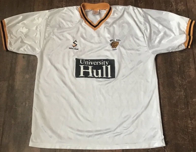 AD050714's tweet photo. @the3rdfatbob @HullCityKits Is it too late to change my mind? 😬 https://t.co/LL5TVNYh7d