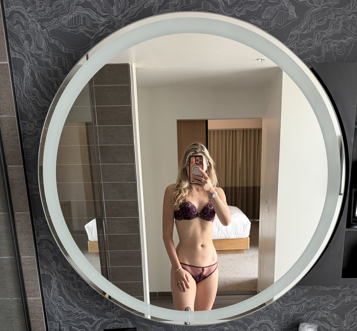 Amber Bay tweet media