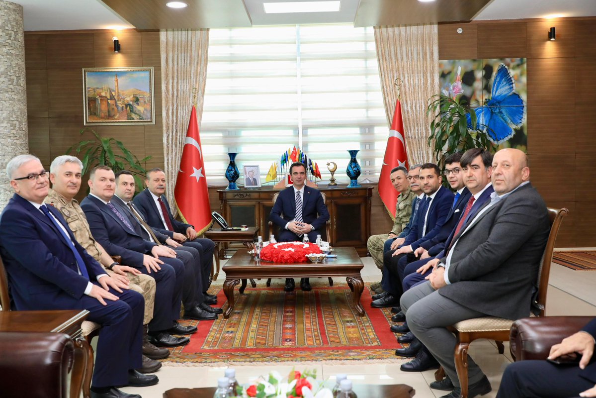Bitlis Valiliği tweet media