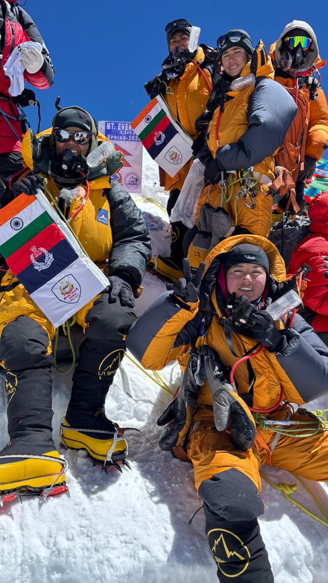 BSF_India's tweet photo. #VandeMataram 

From the icy heights of Everest to the halls of Vigyan Bhavan
Heartfelt thanks to Hon’ble Union Home Minister and Minister of Co-operation, Shri Amit Shah for his gracious words of appreciation for the BSF women Everest expedition team today at Vigyan Bhavan.
Recognition at such a platform is a matter of immense pride and encouragement for every member associated with the mission.

#150YearsOfVandeMataram
#MissionVandeMataram