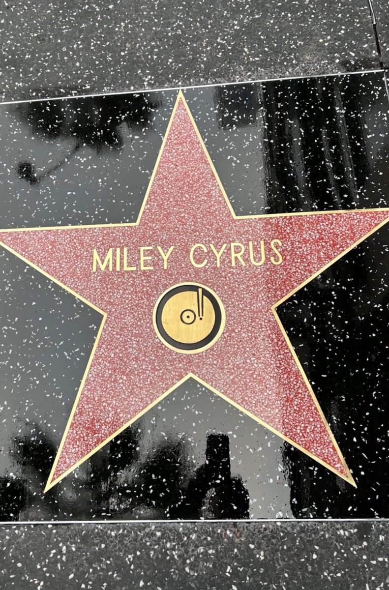 Miley Updates tweet media