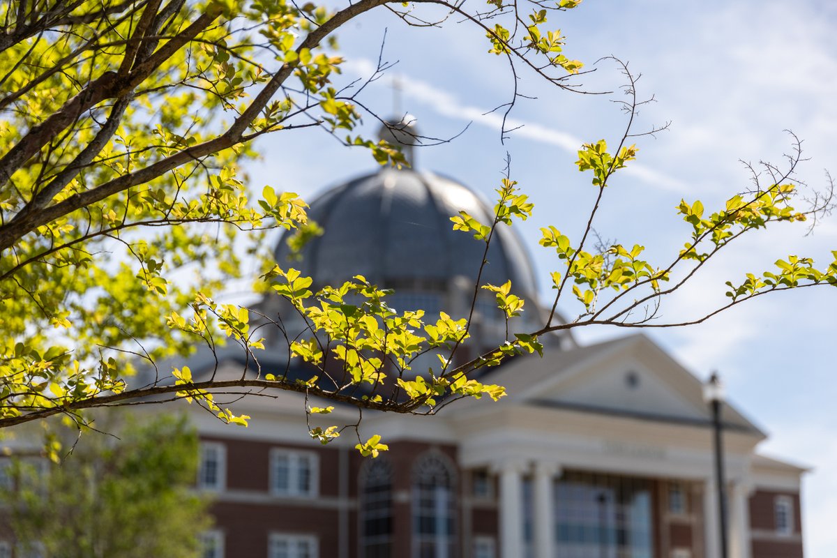 UnionUniversity's tweet photo. Spring on campus felt like a painting, and now summer is almost here, bringing FUGE camps, Rising Seniors and NSO!

We can't wait to see everyone! https://t.co/c6rpx4CAx1