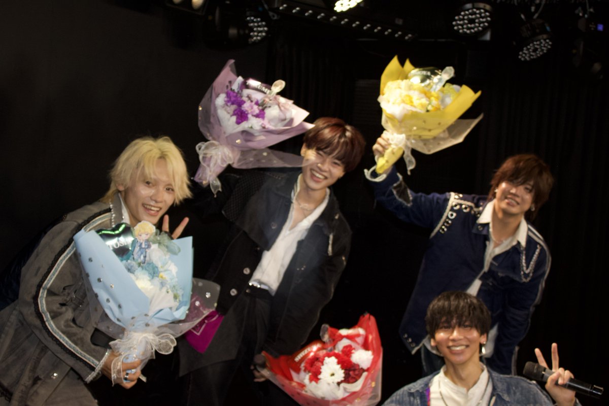 xover_toshi's tweet photo. Half Anniversary LIVE
本当にありがとうございます😭

まじで登場時と終演時泣きそうになった…
最高のLIVEでした

これを糧に1stワンマンまでもっと成長して皆さんの前に絶対立ちます！
期待して待ってて🔥

改めて関係者の方皆様、本日来ていただいた演者の皆様、ファンのみんな
ありがとう！ https://t.co/2O0evdKCV7