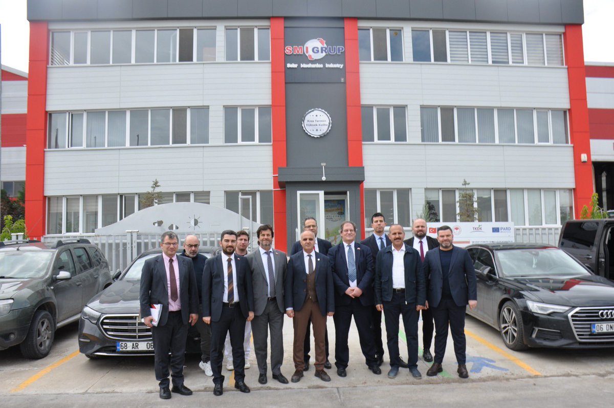 hasandagtr's tweet photo. Fransa Ticaret ve Ekonomi Müsteşarı Sayın Jérôme BACONIN, Fransa Kalkınma Ajansı Türkiye Genel Müdürü Xavier Muron, Tarım ve Ticaret ateşeleri ve Türk-Fransız Ticaret Odası Temsilcisi Ozan Avunduk ile birlikte Düzgünler Grup yapı kimyasalları fabrikasini ve SMI Grup GES altyapı elemanlara fabrikasını ziyaret ettik ￼
Fabrika sahiplerine bol kazançlar diliyorum.