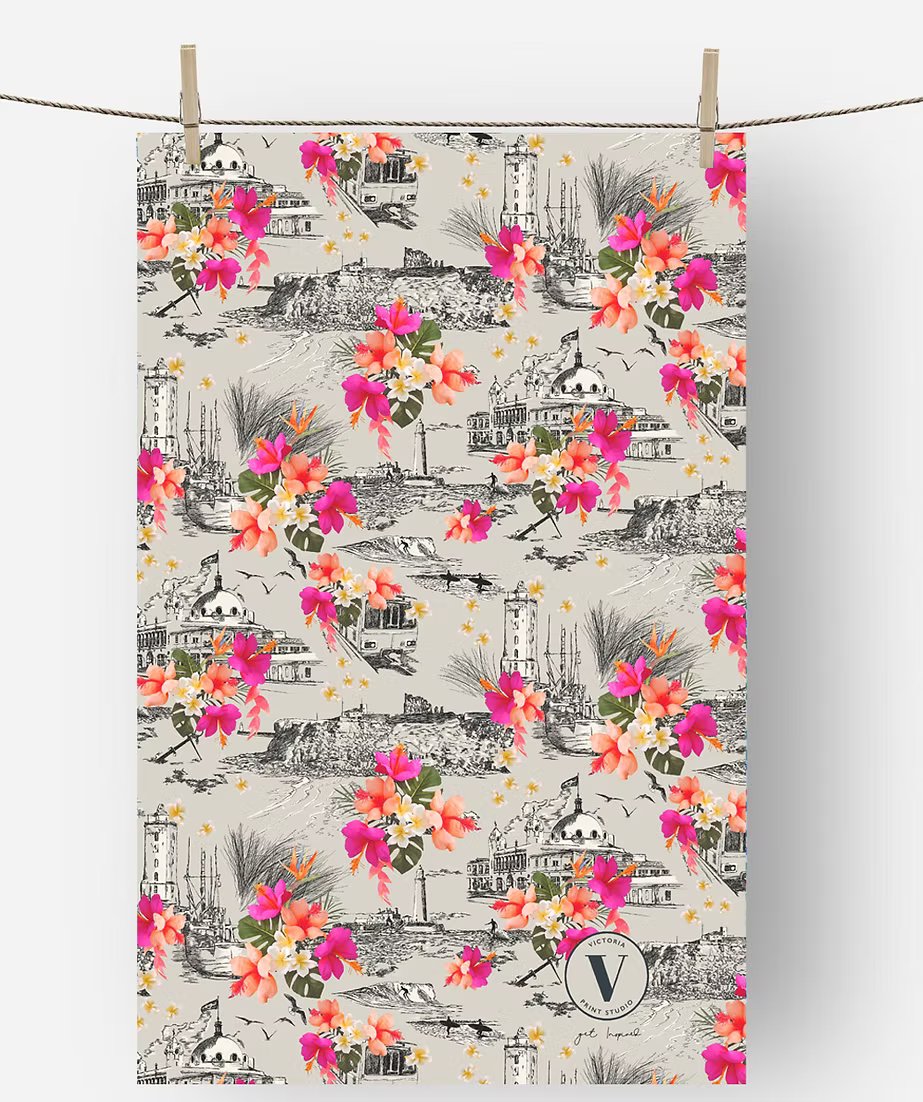 PenBalMedia's tweet photo. 4 stunning hand made tea towels by Victoria Print Studio new in PenBal Treasures https://t.co/4A5DsqR3NH