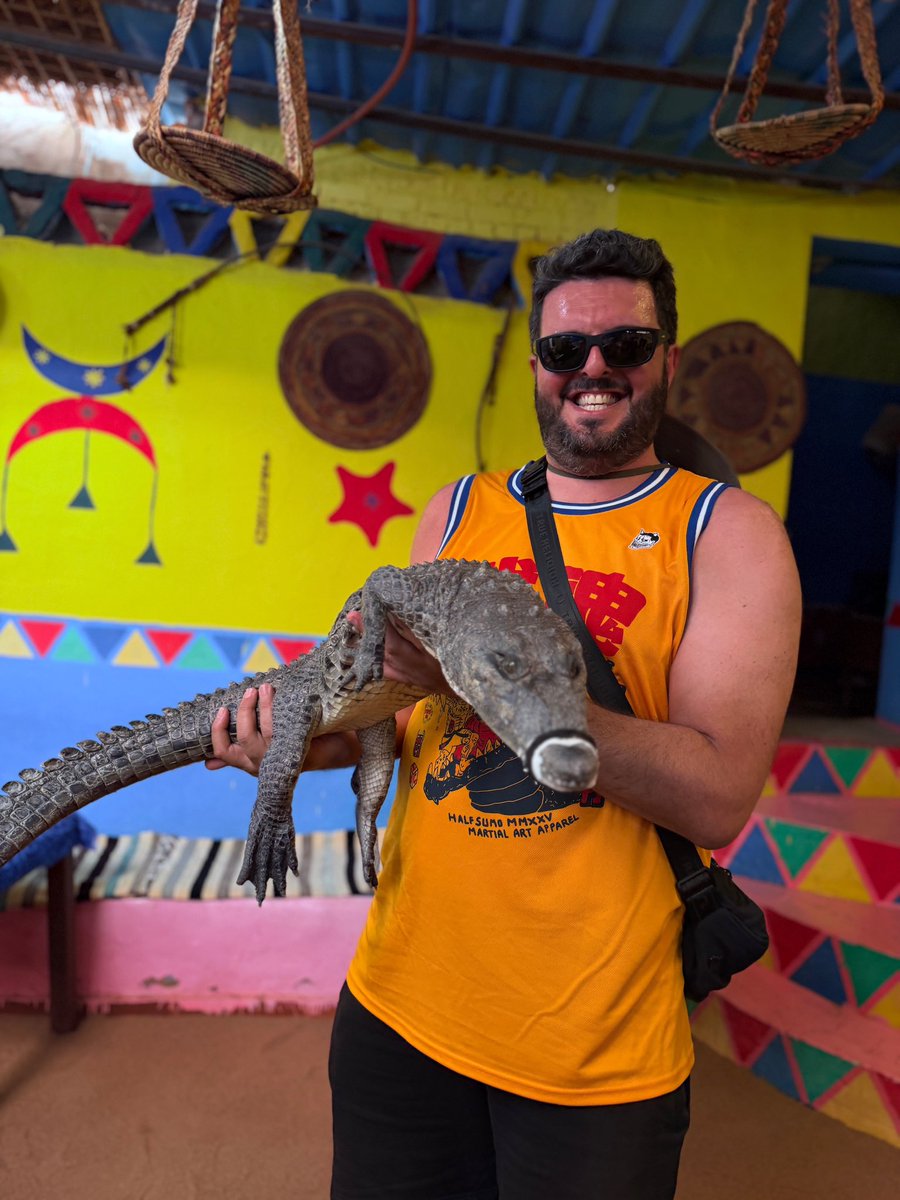 RIPaLivecast's tweet photo. Look at that sweaty Mediterranean beast! Oh, and there's a Nubian crocodile in this photo, too! https://t.co/OOP5zGhaj2