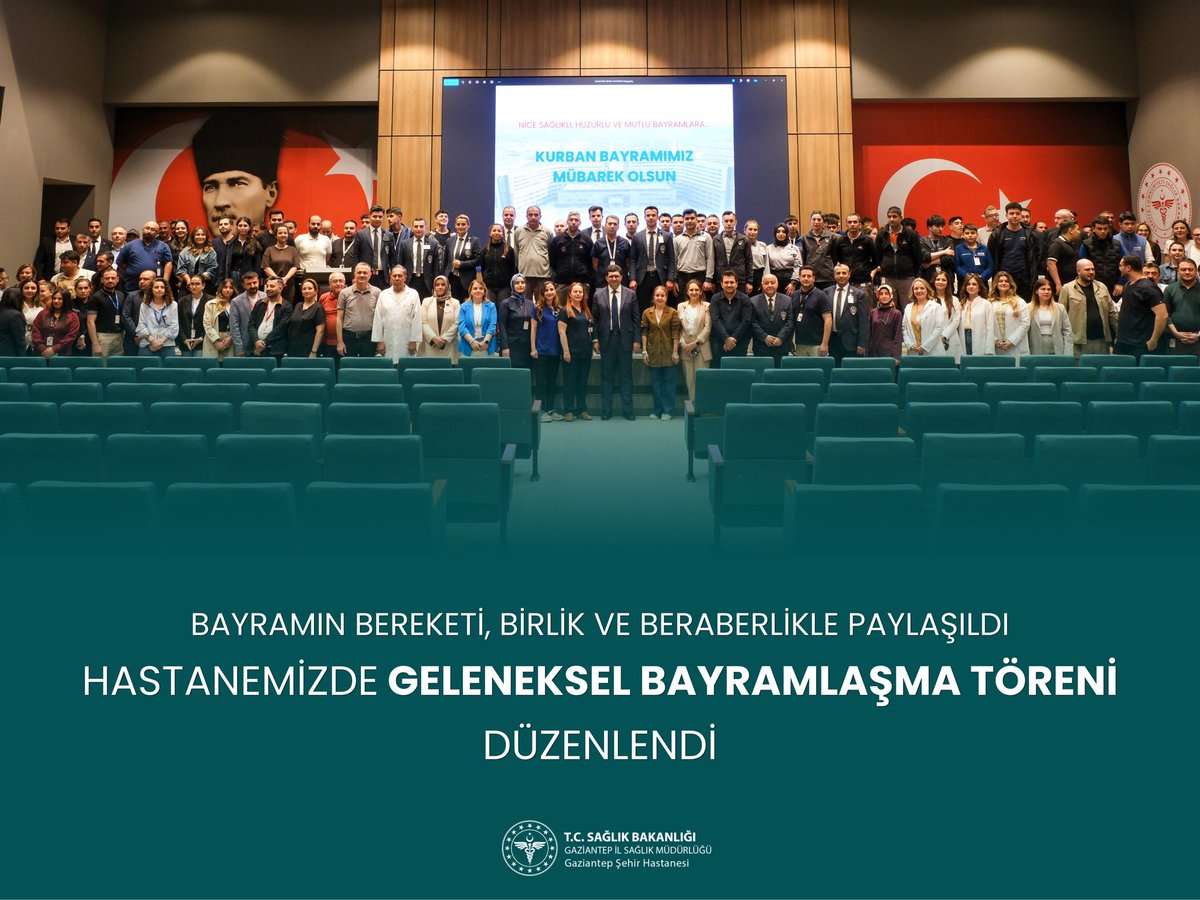gantepsehirhst's tweet photo. Hastanemizde geleneksel hale gelen bayramlaşma töreni, Kurban Bayramı öncesinde yoğun katılımla gerçekleştirildi.
Başhekimimiz Prof. Dr. Ahmet Uluşan, sağlık çalışanlarımız ve personellerimizle bir araya gelerek bayramlarını kutladı.

#GaziantepŞehirHastanesi #KurbanBayramı  #GelenekselBayramlaşma #BayramSevinci #BirlikBeraberlik

@saglikbakanligi @gaziantepism