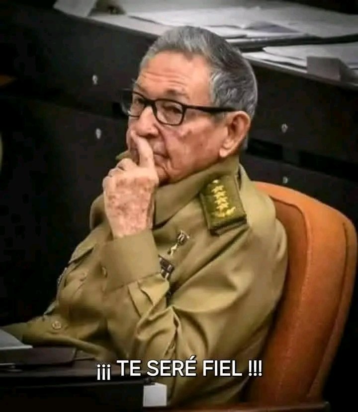 AniriTorres's tweet photo. EN APOYO A NUESTRO GENERAL DE EJÉRCITO. #RaúlEsRaúl https://t.co/pQOOp1vC5K