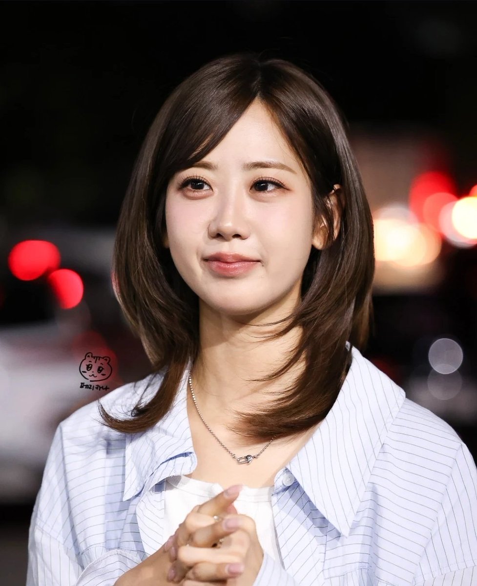 yonicountry's tweet photo. 와 강혜연 이 사진 역대급으로 예쁜듯. ... https://t.co/GfmxK7sWss
