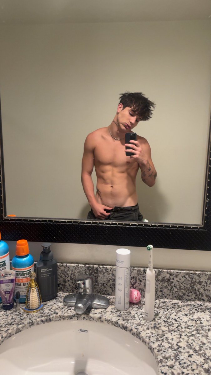 MasterJaceRyder's tweet photo. Been super sick so haven’t been active but feeling better, let’s get those sends going https://t.co/8UvwzB8zXp