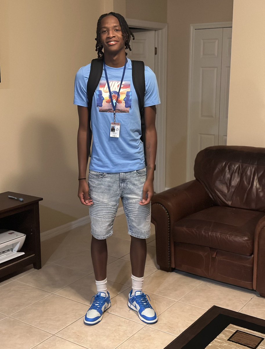 ambyrd7's tweet photo. Screaming HAPPY HAPPY 18th Birthday to my son, Jalen Byrd!!! 🎉🎂🎁 We are so proud of you and everything you have accomplished and continue to do. You have grown into a fine young man, and watching you mature has been one of our greatest blessings. We love you❤️❤️❤️ https://t.co/P05wqk7nCY