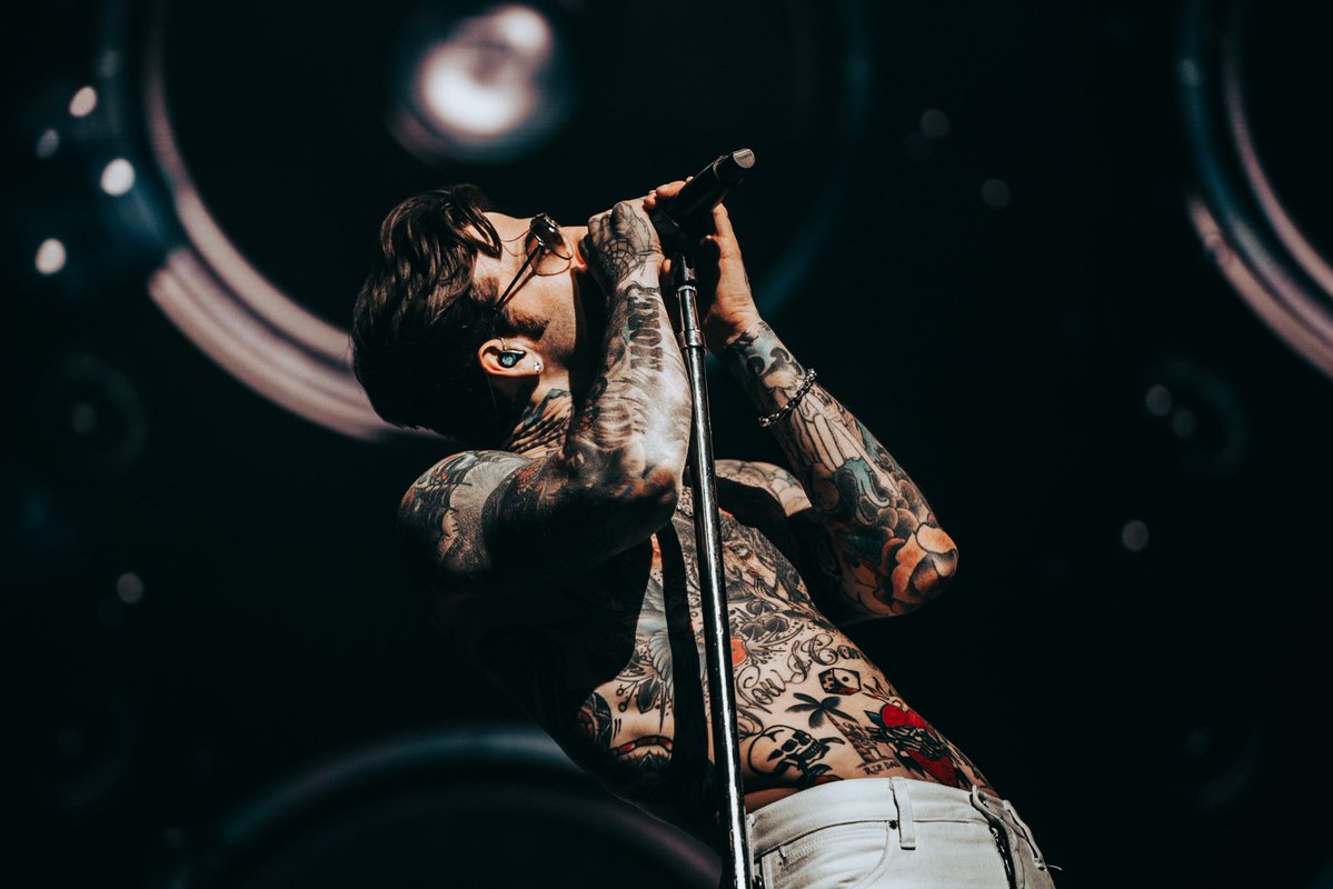 The Neighbourhood tweet media