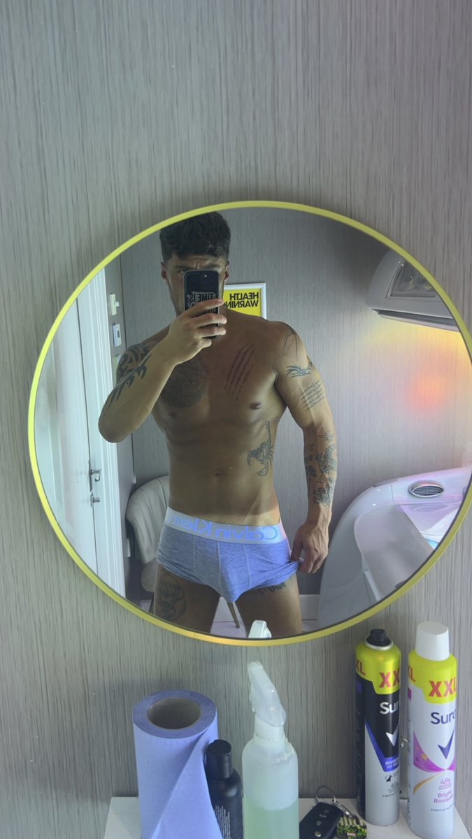 maxeliottxx tweet media