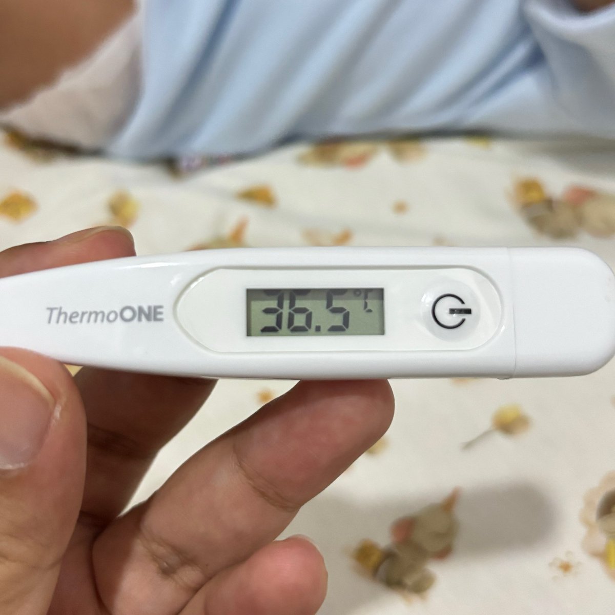 2104_files's tweet photo. Setelah sempat tinggi di 37.2, finally di jam setengah 3 pagi suhu adek udah kembali turun lagi di 36.7
MasyaAllah kuatnya anak bunda🤍
Semoga pagi nanti kamu bisa mulai beraktivitas dengan ceria lagi anakku sayang. Aamiin https://t.co/DeqrLdfSIP