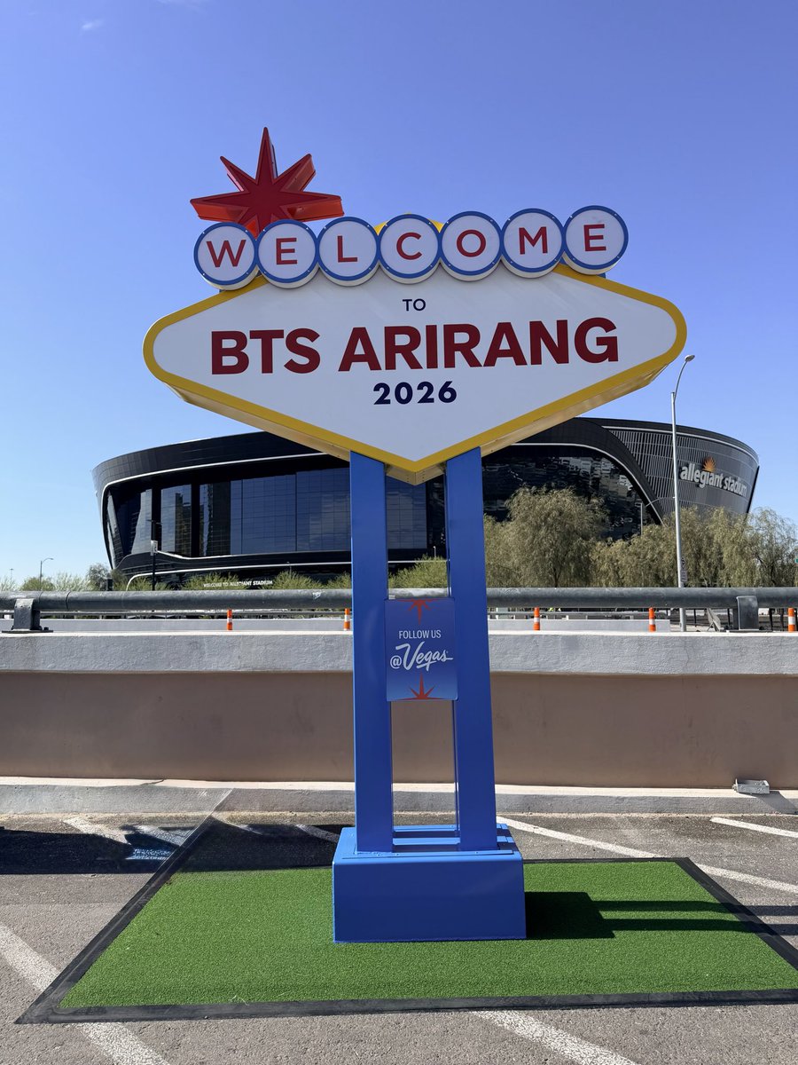 ash⁷ is seeing bts in LV 𓆉 tweet media
