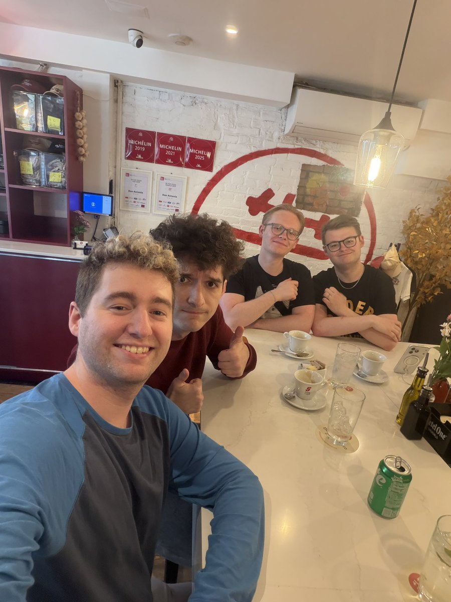 Maximilian 🥰 tweet media