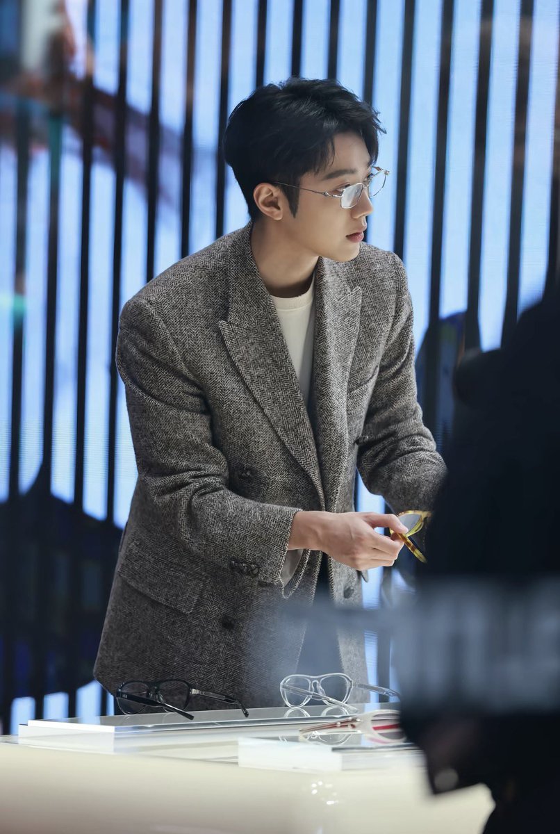 뵹 tweet media