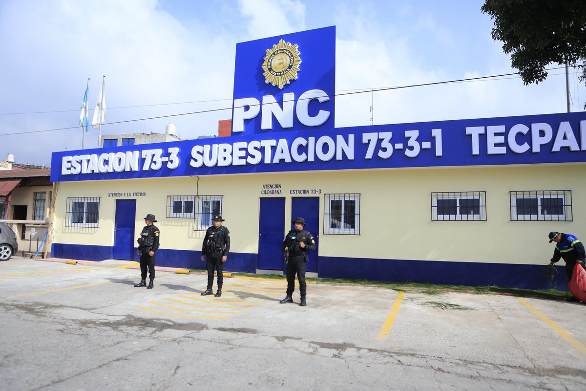 mingobguate's tweet photo. En Tecpán, #Chimaltenango, se inaugura la estación 73-3 de la @PNCdeGuatemala. Preside este acto el ministro de Gobernación, Marco Antonio Villeda. Le acompañan viceministros del #Mingob; el Dir. Gen. de la #PNC, David Custodio Boteo, y el alcalde municipal Flaviano Salomón Díaz. https://t.co/YxIuwetKPr
