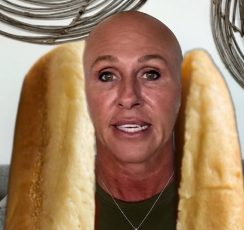 M7Bones's tweet photo. @FurkanGozukara @RealAlexJones Why does she look like a fucking hot dog https://t.co/RzlP02MHMe