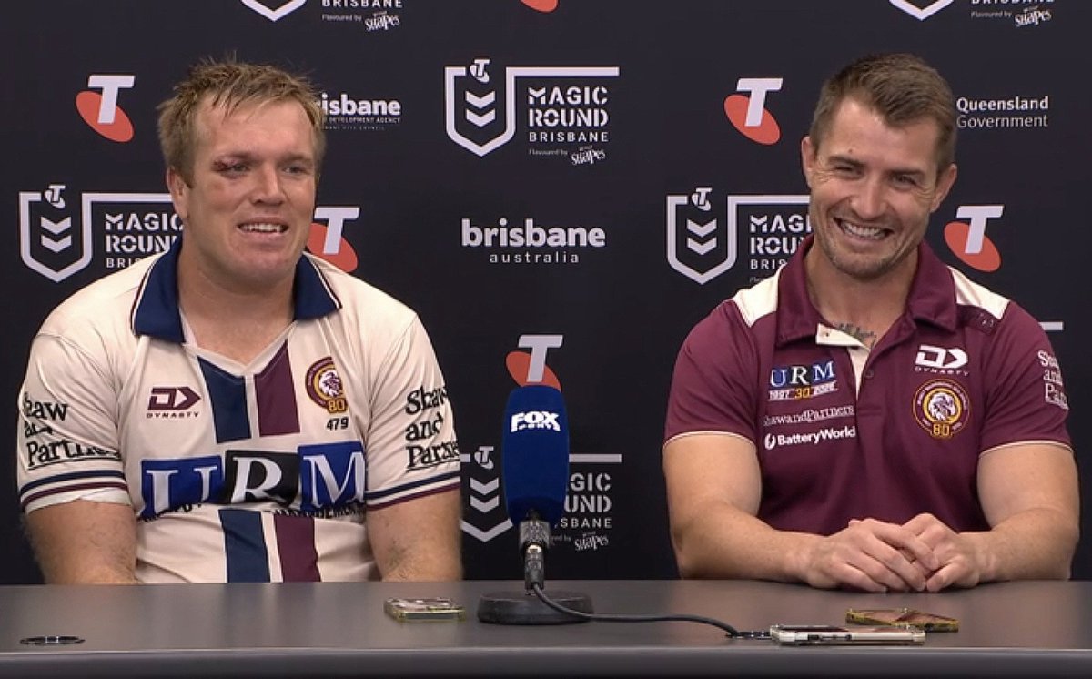MWRLFC's tweet photo. Post-match of Magic Round was a happy one 😍

#GoManly 🦅
 
💪 Join MWRLFC now.
👉 https://t.co/z6rQn6StrJ https://t.co/uuUEhnbtgD