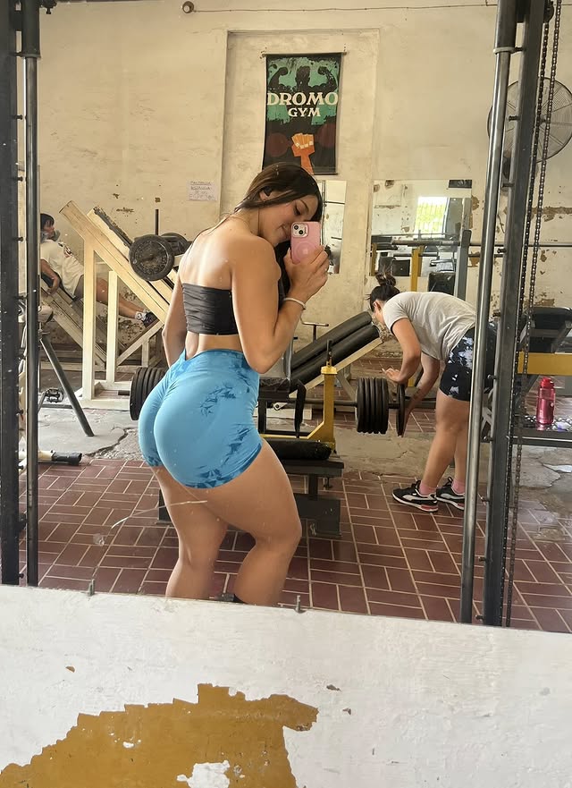 Mini Shorts X 110K tweet media