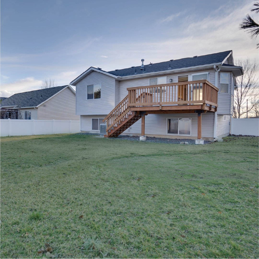 Golden_CDA's tweet photo. 🏡 New rental Coming Soon in Coeur d’Alene’s Sunshine Meadows

7488 N Courcelles Pkwy features:
✨ 4 bed / 3 bath
✨ 1,920 sq ft
✨ Open-concept layout
✨ Large kitchen island
✨ Cozy gas stove family room
✨ Large yard
✨ 2-car garage

https://t.co/X6Fh8Rc7nt https://t.co/h9V9OufMAf