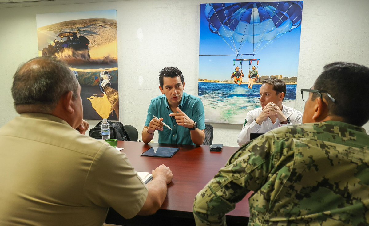 gradillasrob's tweet photo. Sostuvimos una productiva reunión con el Almirante Juan Martín Aguilar, comandante de la Segunda Región Naval de Guaymas, para dar seguimiento a los avances del Sistema Arrecifal Artificial Sonorense, un proyecto estratégico que fortalece el turismo sustentable, la conservación marina y el desarrollo económico de nuestras comunidades costeras.

Bajo el liderazgo del Gobernador @AlfonsoDurazo, seguimos impulsando alianzas institucionales que permitan consolidar a Sonora como un referente nacional e internacional en turismo de naturaleza y buceo, detonando nuevas oportunidades para Guaymas, San Carlos y todo el estado.