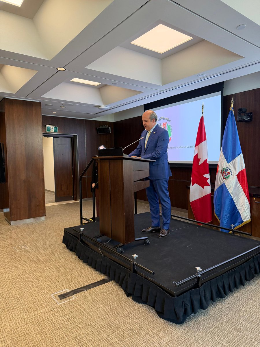 RDenCanada's tweet photo. Con gran satisfacción damos inicio hoy a un histórico capítulo en las relaciones 🇨🇦🇩🇴 entre Canadá y la República Dominicana, con el lanzamiento del Grupo Interparlamentario de Amistad Canadá-República Dominicana, en presencia de la distinguida delegación de senadores y diputados que nos acompaña en esta significativa ocasión.

La creación de este grupo constituye un importante paso para fortalecer los vínculos parlamentarios, promover un diálogo más cercano entre nuestros países y continuar impulsando iniciativas de cooperación en áreas de interés común. Asimismo, reafirma el compromiso compartido de seguir profundizando las relaciones bilaterales sobre la base de la amistad, el respeto mutuo y la colaboración institucional.

Agradecemos especialmente al MP Will Greaves, a la senadora Krista Ross y al MP Michael Kram por aceptar nuestra invitación a servir como copresidentes de este importante grupo, así como por su disposición de contribuir al fortalecimiento de los lazos entre Canadá y la República Dominicana. @MIREXRD @JoseBlanco @SenadoRD @DiputadosRD