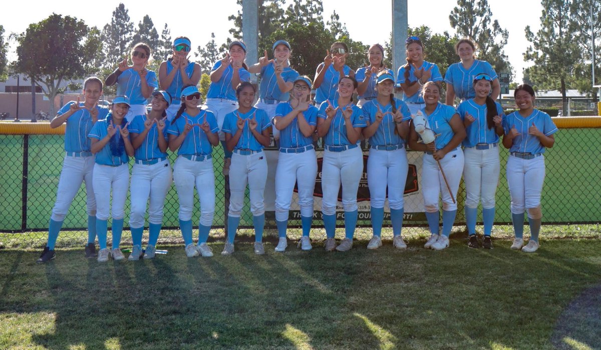 Irvinebaseball's tweet photo. Irvine Baseball punched their ticket to the FINAL FOUR.
Now it’s softball’s turn. lets DO this-👊Go get yours @irvine_softball 
Saturday 12:00PM at home
#VAQ #PunchTheTicket #Letsgooo https://t.co/6p2sjrXsqf