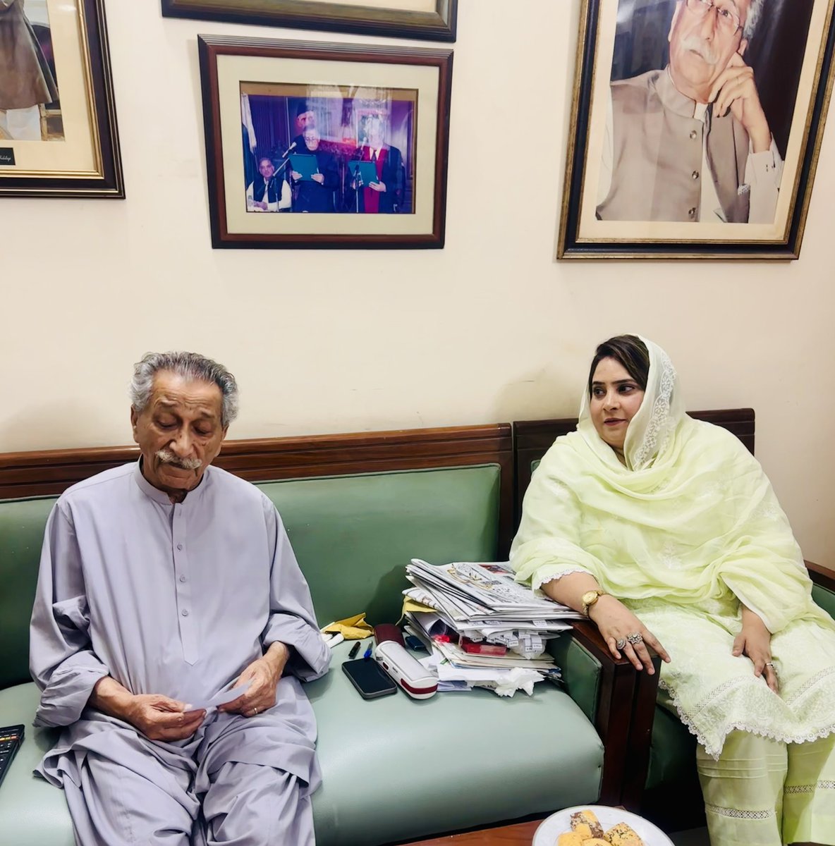 Sumerakomal9's tweet photo. waziry kanoon rana iqbal🥰 https://t.co/CXVJdNnTyu
