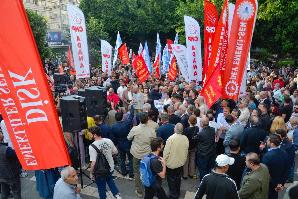 Adana_EMEP's tweet photo. Bugün Adana Emek ve Demokrasi Platformu ile halkın iradesine yönelik müdahalelere karşı tepkimizi dile getirdik. 
MUTLAK BUTLAN KARARINA KARŞI DEMOKRASİ, ÖZGÜRLÜK, SEÇME VE SEÇİLME HAKKI İÇİN MÜCADELE EDELİM! https://t.co/3blBkDzPP5