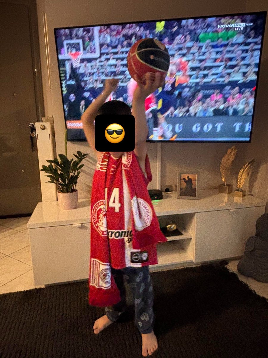 🔴⚪ Ο λογιστίξ ⚪🔴 tweet media