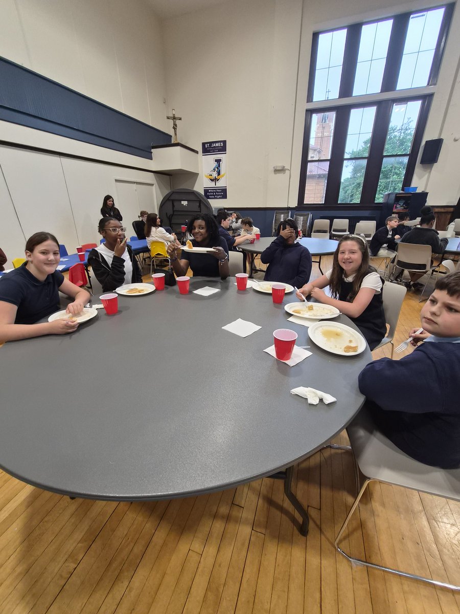 KC16179's tweet photo. Our Council served pancakes to the St. James students, teachers and staff on their last day of school. Alot of fun and alot of hungry kids 😃 https://t.co/9aLpwrlPns