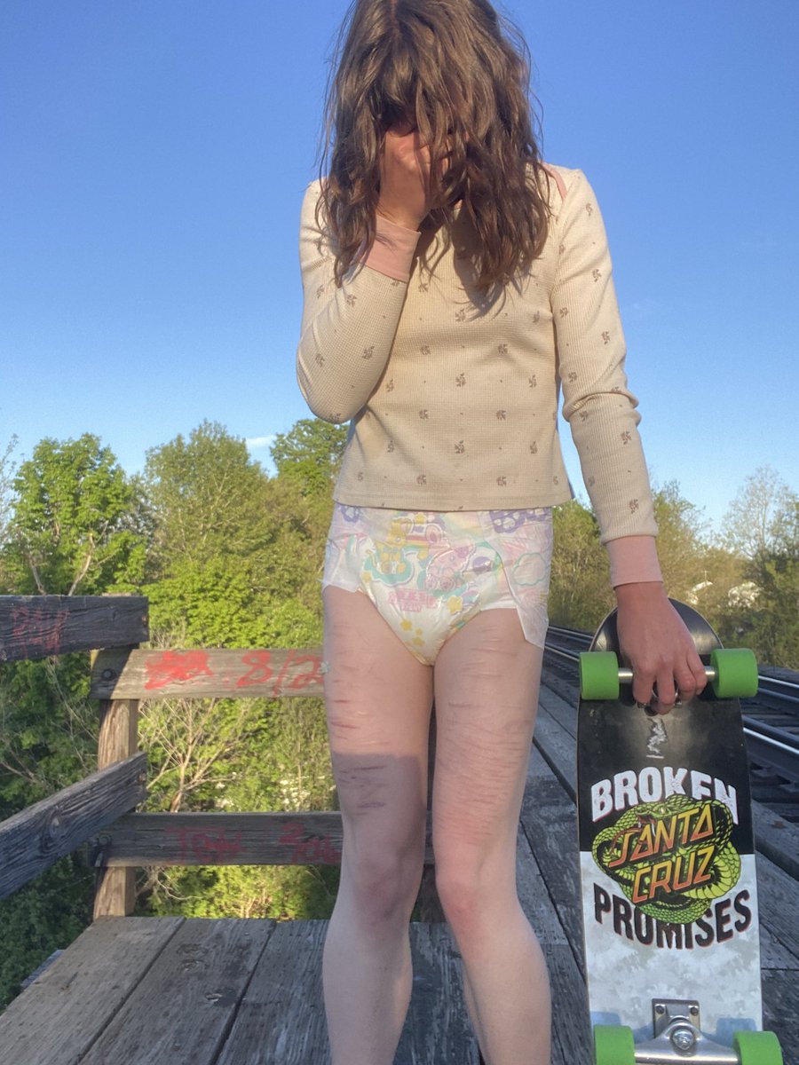 lilmushtush's tweet photo. Skater girl older sis who had an accident and got put back in diapers https://t.co/Xwemm5ZU9d