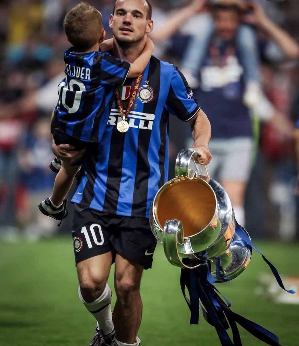Eyadoovv's tweet photo. 16 عام مضت ، آخر بطل إيطالي لدوري ابطال أوروبا https://t.co/ICiKOCXv9a