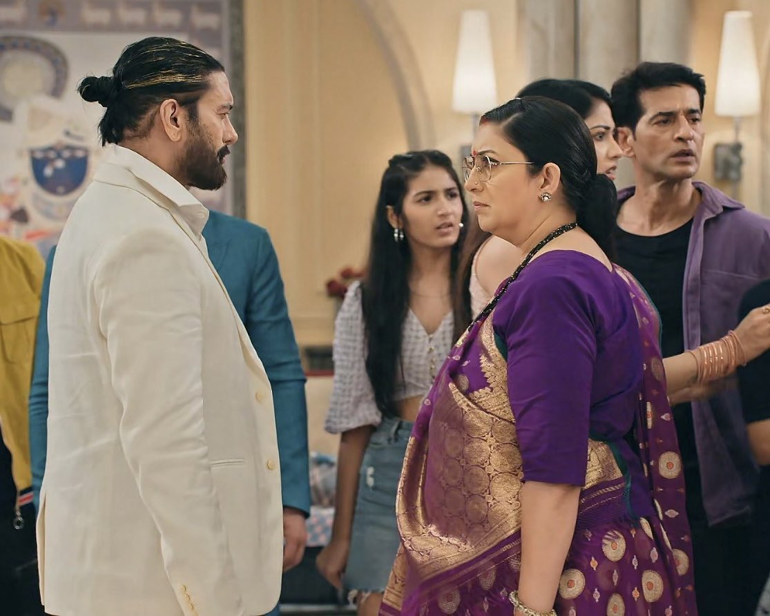 smritisadmirer's tweet photo. The reason Tulsi stands the test of time is her rare blend of accountability and courage;
she never shies away from confessing the truth or accepting her errors.😎
She’s on fire 🔥
@smritiirani
#ksbkbt #ksbkt2 #kyunkisaasbhikabhibahuthi2 https://t.co/ADK4YKsS1q