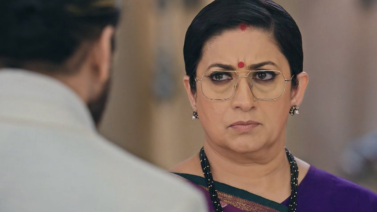 smritisadmirer's tweet photo. The reason Tulsi stands the test of time is her rare blend of accountability and courage;
she never shies away from confessing the truth or accepting her errors.😎
She’s on fire 🔥
@smritiirani
#ksbkbt #ksbkt2 #kyunkisaasbhikabhibahuthi2 https://t.co/ADK4YKsS1q
