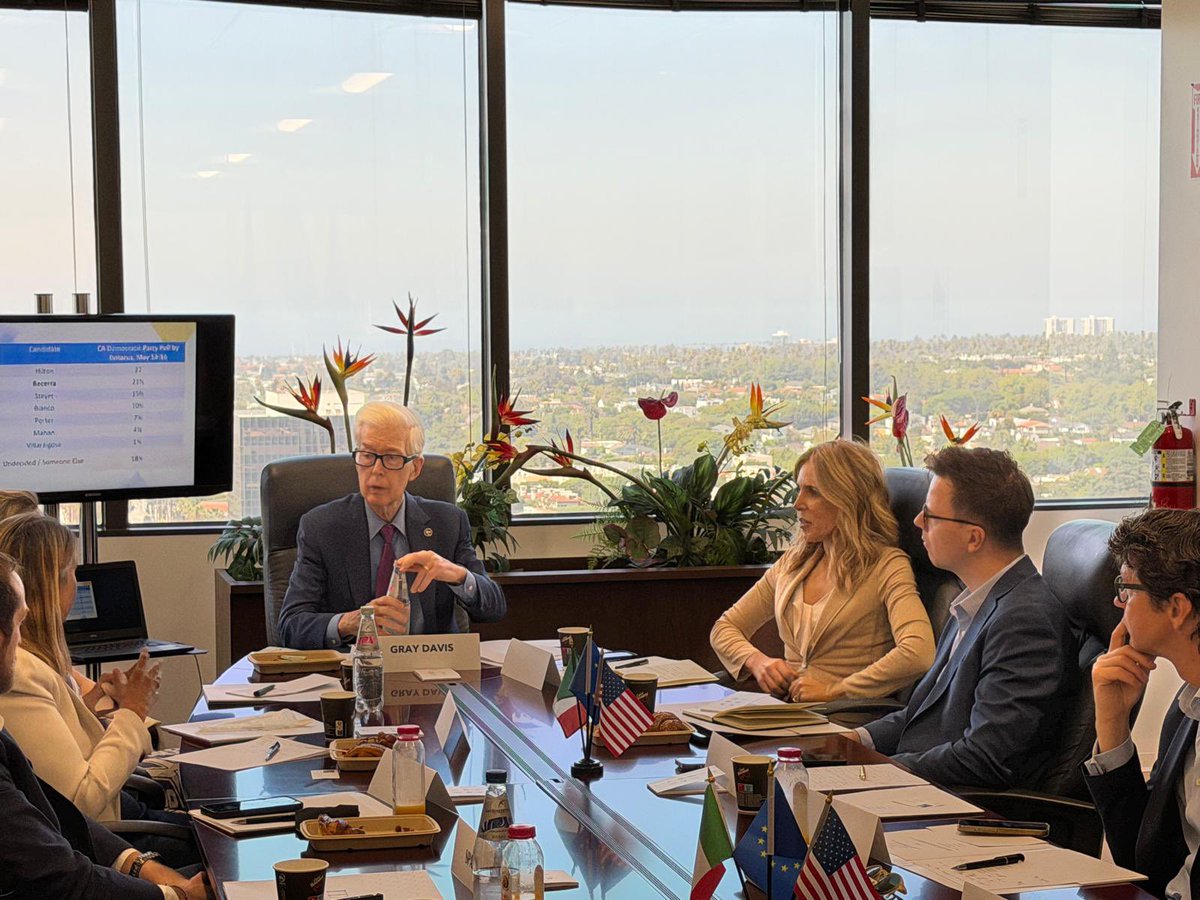 ItalyinLA's tweet photo. 🇪🇺 Team Europe in LA met 🌎💪 #EU HOMs meeting hosted by us and organized by the Consul General of Croatia, Renee Pea, under the Cyprus EU Presidency.

Special guest, former CA Governor #GrayDavis, shared valuable insights on upcoming state elections 🇺🇸. https://t.co/fYraczwBNF