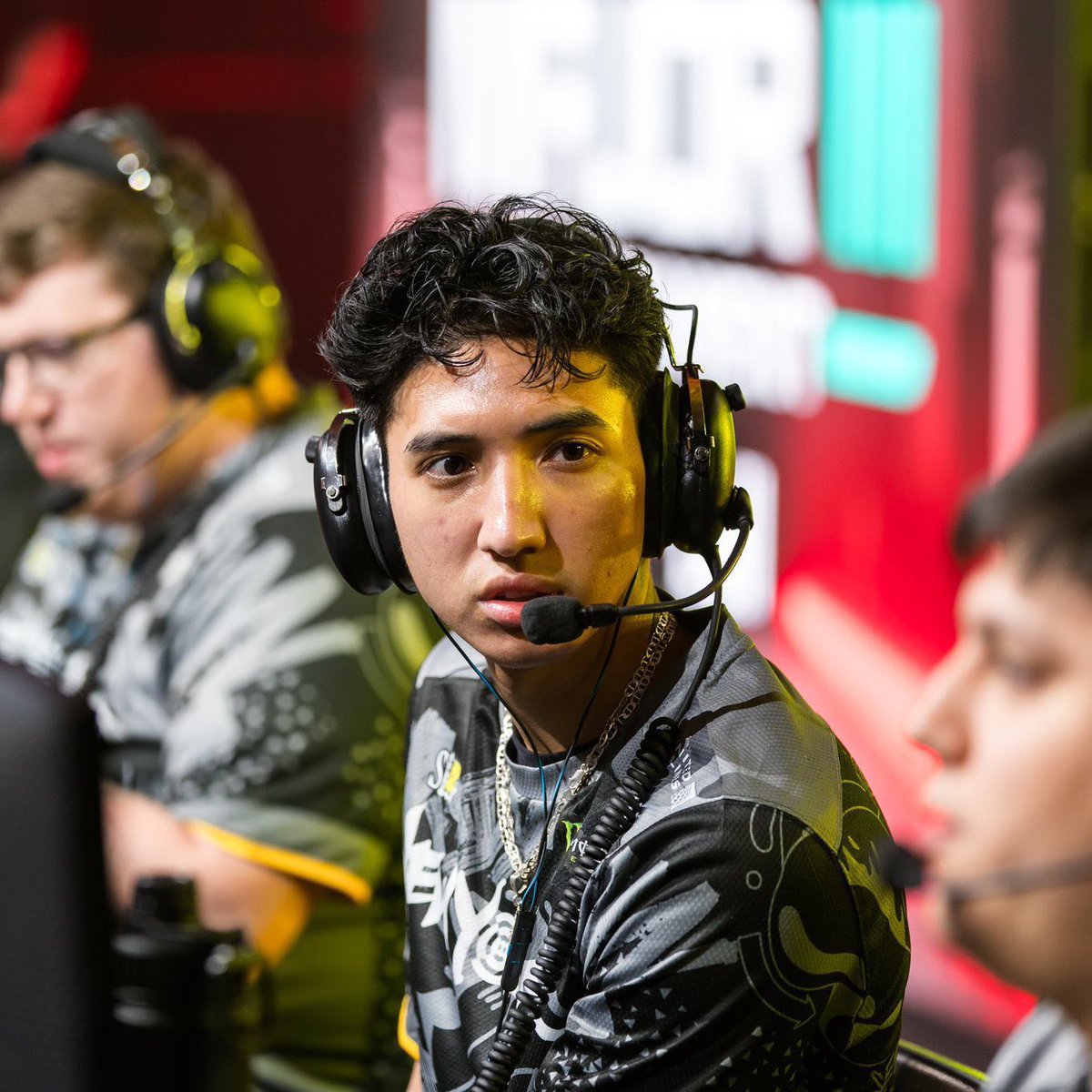 CoD Clipped tweet media