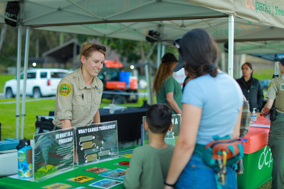 OCParks's tweet photo. Grab a prime spot for the show and swing by the #OCParks interpretive booths at #OCSunsetCinema events for coloring, hands-on learning experiences and so much more for all ages to enjoy. 🎉To view the full schedule of events, visit https://t.co/2IuuCttmAW. https://t.co/EIzeAwKd30
